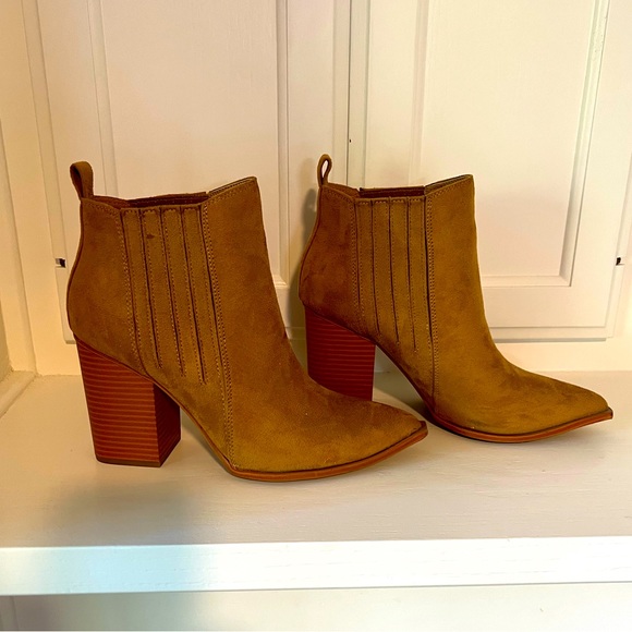 Point toe slip on ankle boots - Picture 5 of 10